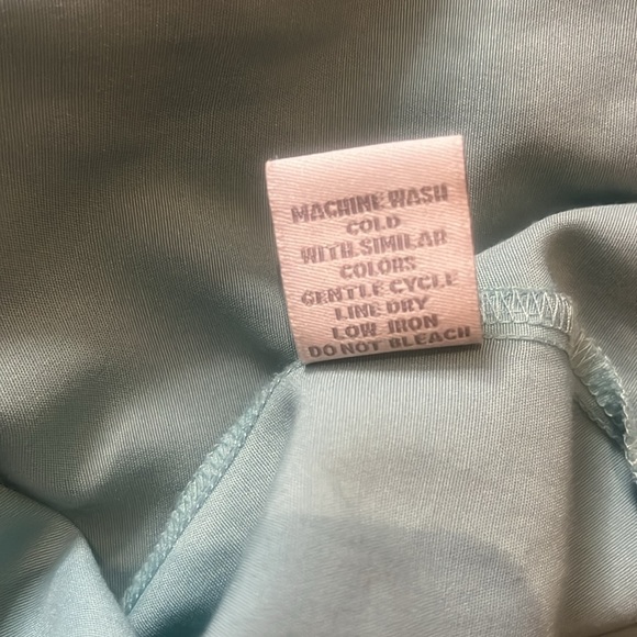 3/$15. Ladies button up 18/20 - Picture 4 of 5